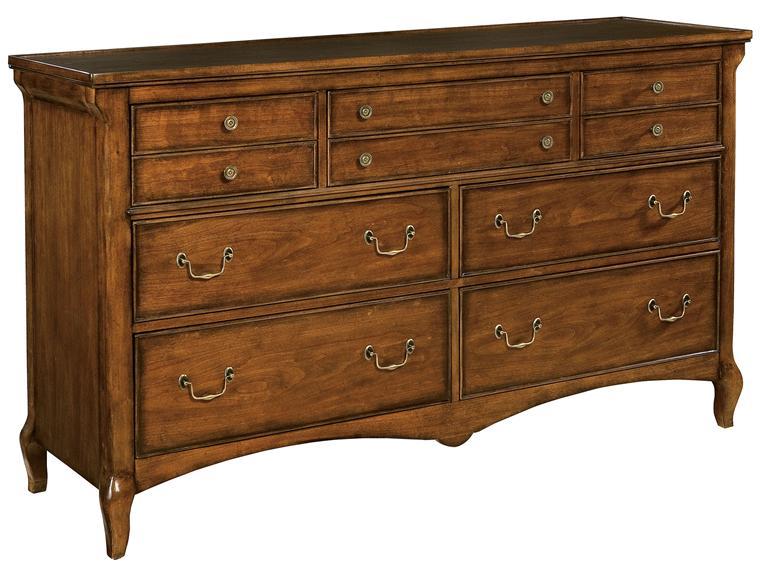 Howard Miller 940134CN Chestnut- Seven Drawer Dresser - фото 1